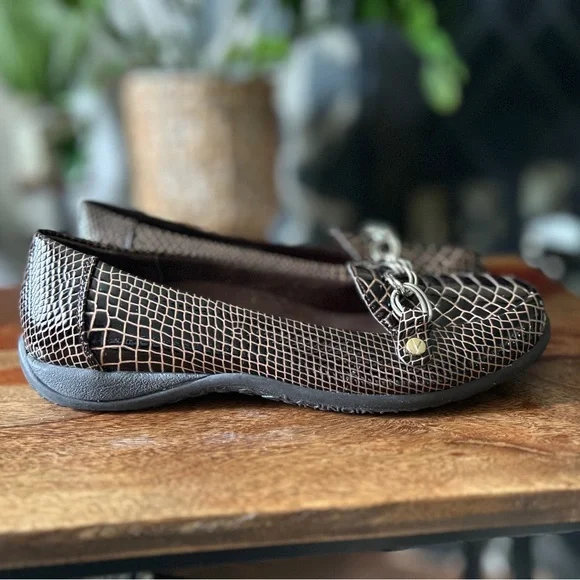 Vionic Alda Croc Embossed Black and Brown Chain Loafers - Picture 8 of 8